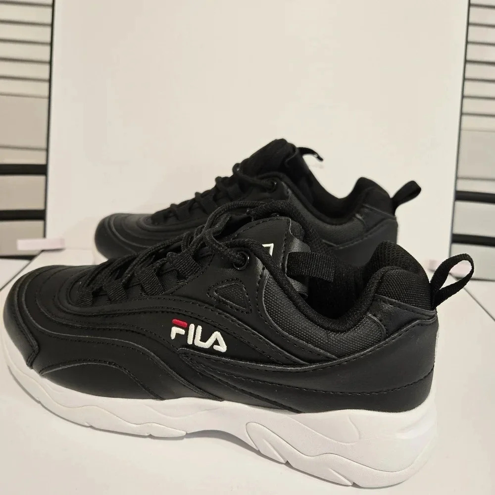 FILA Black Classic Sneakers – Stylish Comfort for Everyday Wear - Picture 7 of 11